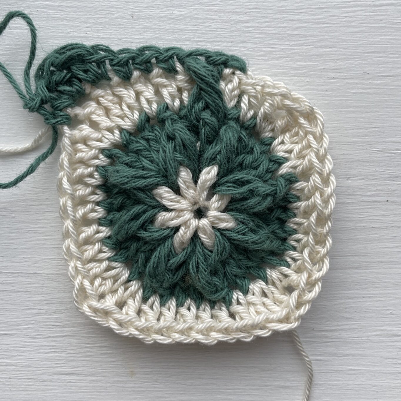 crochet granny square