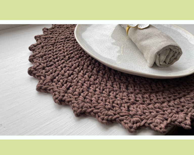 How to Crochet Round and Flat: The Easiest Placemat