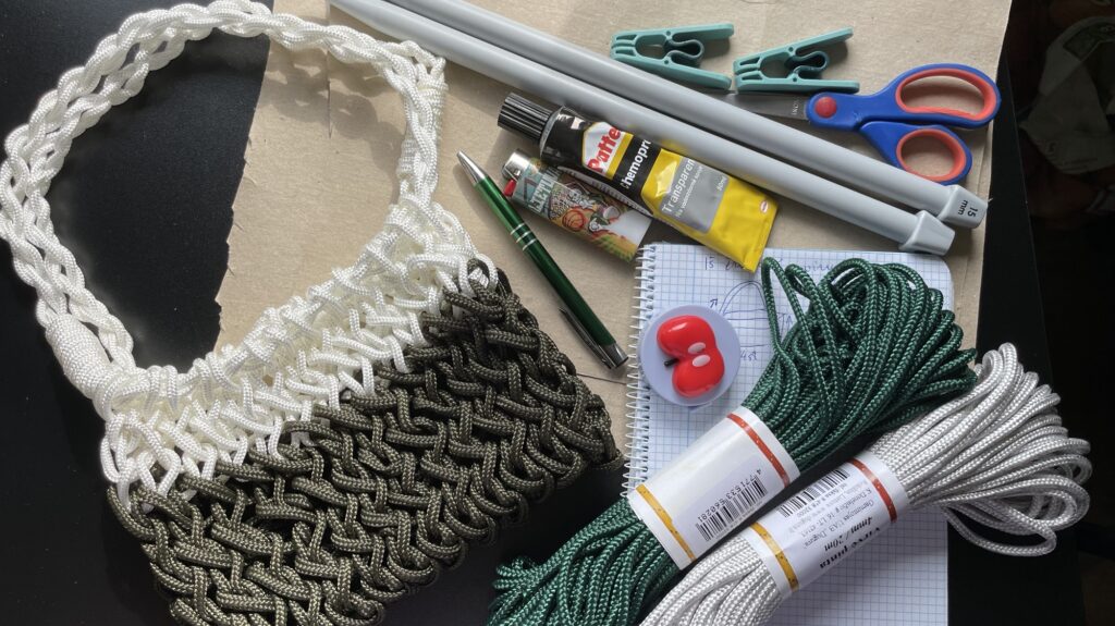 materials for knitting a rope bag